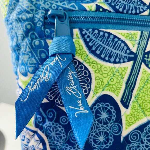Vera Bradley Crossbody Bag - Doodle Daisy Retired Pattern - Blue Floral Quilted - Picture 8 of 12